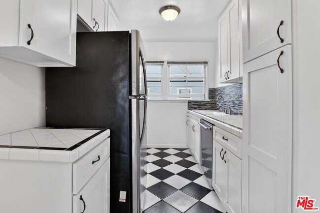 Foto del edificio - 314 N St Andrews Pl