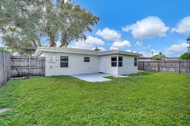 Foto del edificio - 261 NE 45th St