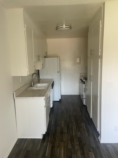 Kitchen - 15128 Sherman Way