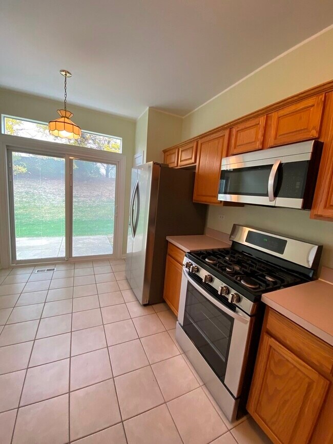 Building Photo - 3080 Autumn Lake Dr