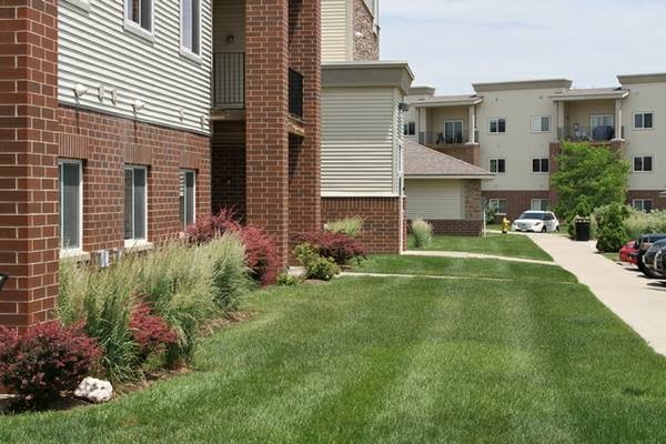 Building Photo - Jordan Creek Condos