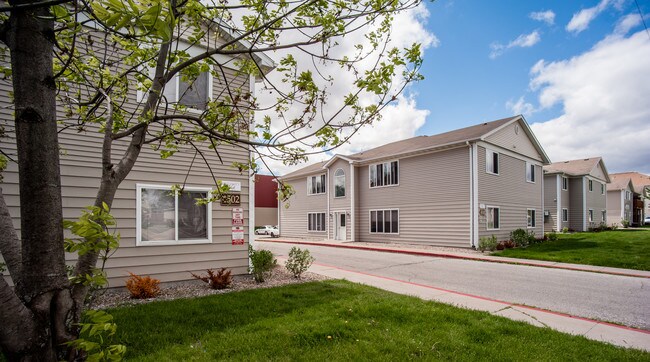 University West Apartments and Townhomes Rentals Ames