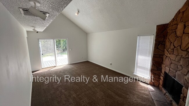 Building Photo - Contemporary 3 bed/ 2bed in Jacksonville