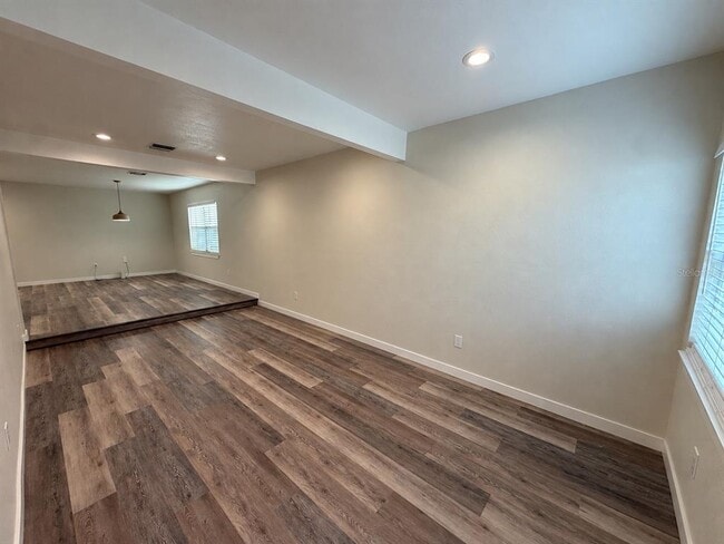 Building Photo - 301 Lesesne St