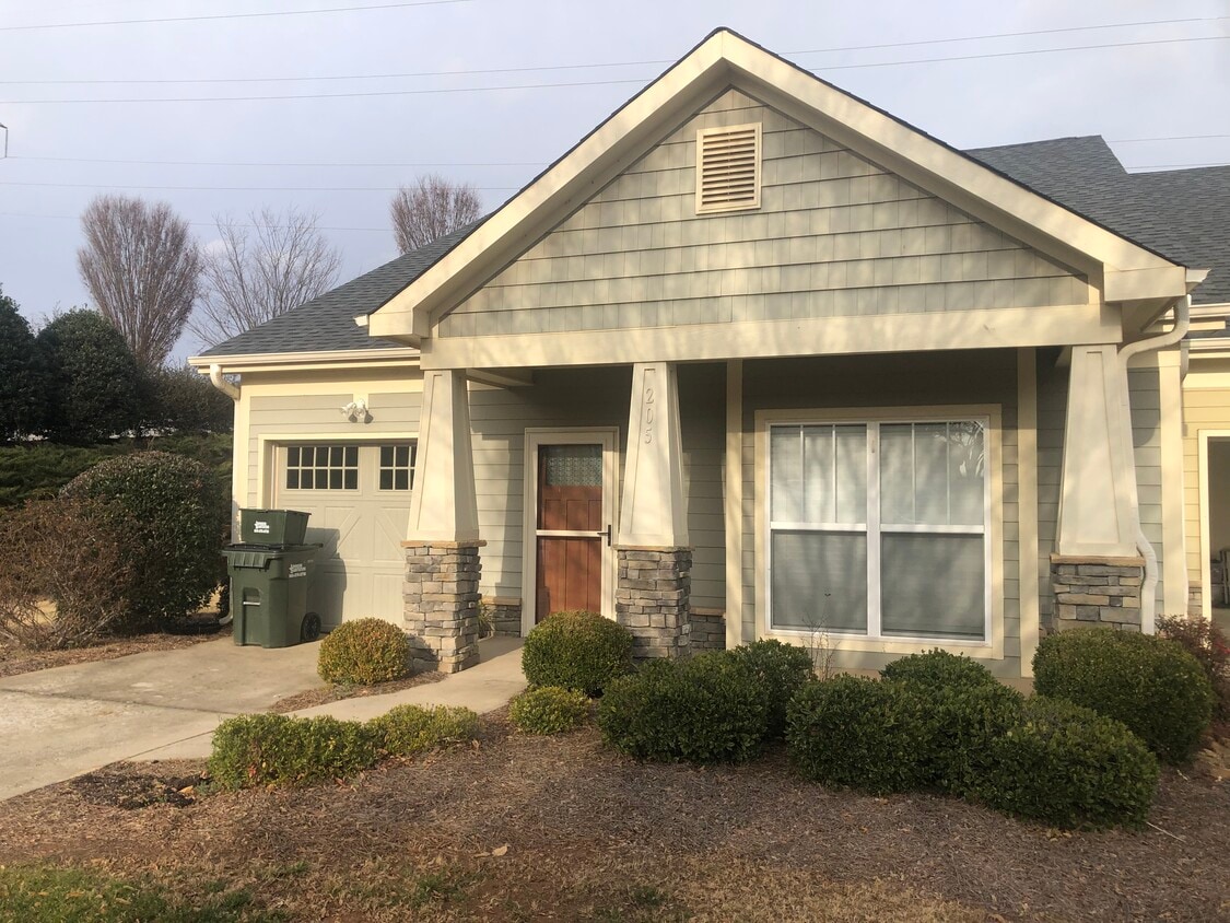 205 E Stableford Dr, Duncan, SC 29334 Townhome Rentals in Duncan SC
