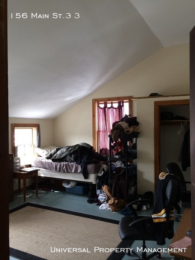 Building Photo - 3 bedroom rental in downtown Newmarket