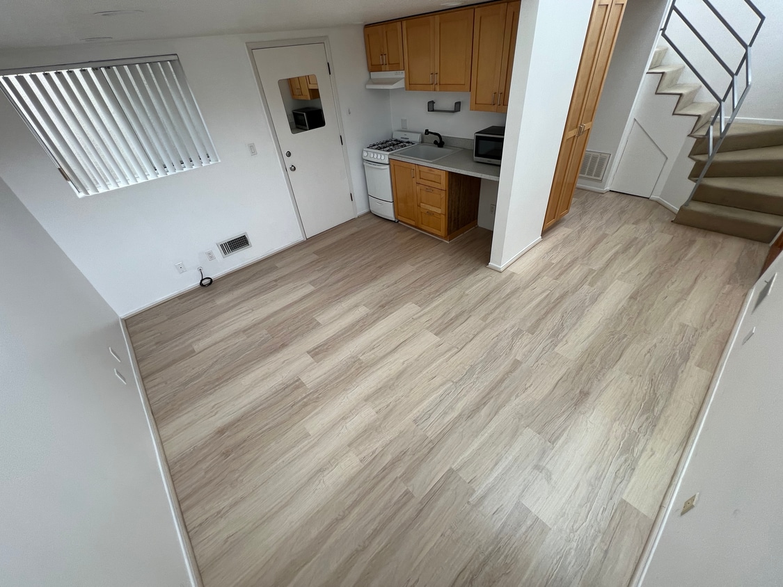 Nuevo piso instalado - 3016 Ruskin St