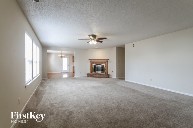Foto del edificio - 9192 Huntleigh Cir
