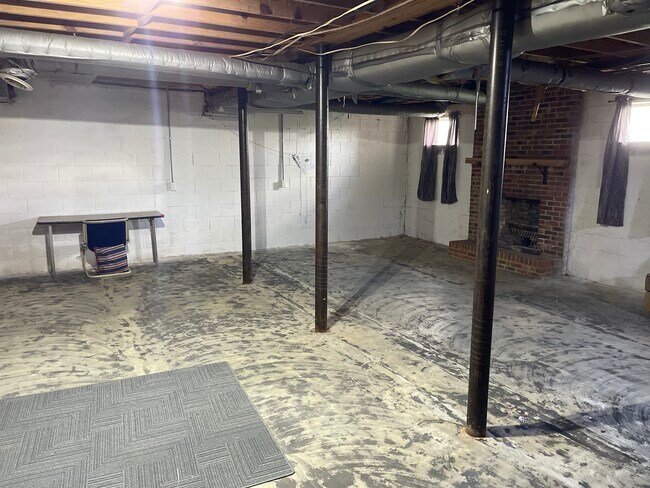 Building Photo - 132 Kings Garden Ln