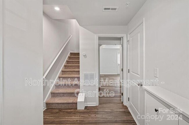 Foto del edificio - 5442 Kyndall Walk Way