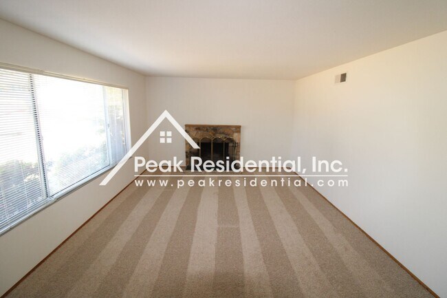 Building Photo - Very Nice Orangevale 3bd/2ba Home with 2 C...