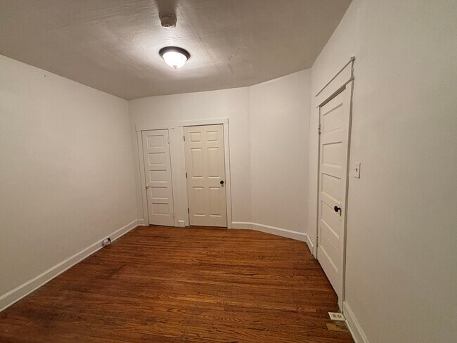 Foto del edificio - 328 W 15th St