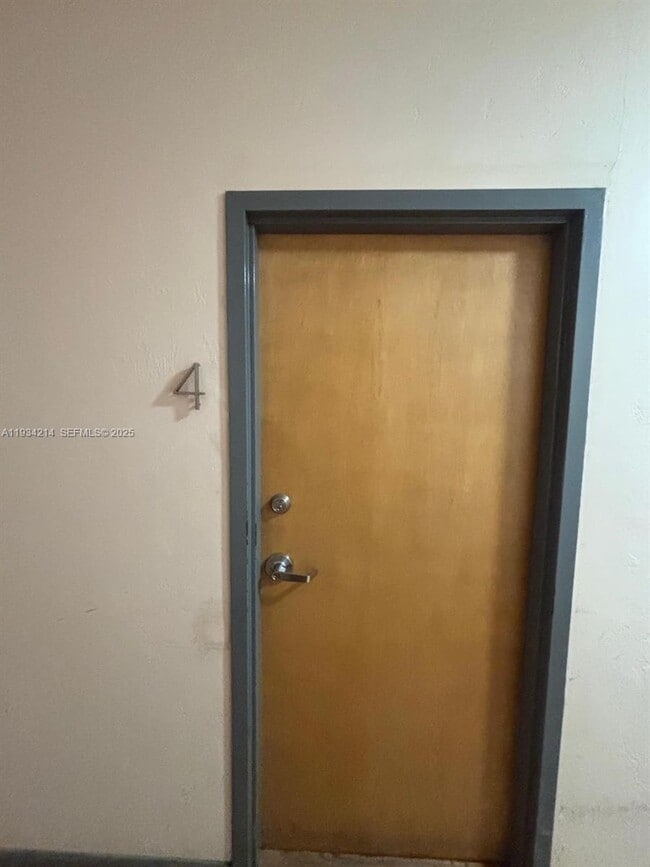 Building Photo - 920 Euclid Ave