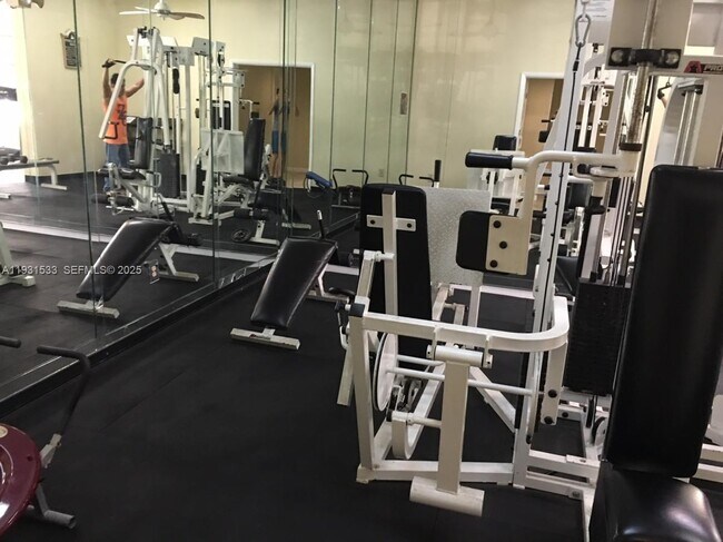 Foto del edificio - 2445 SW 18th Terrace