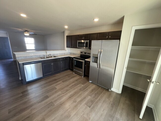 Foto del edificio - 1075 Peony Ln