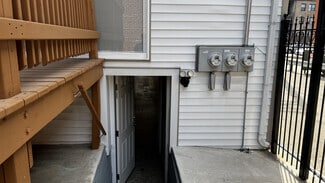 Building Photo - 120 N LeClaire Ave