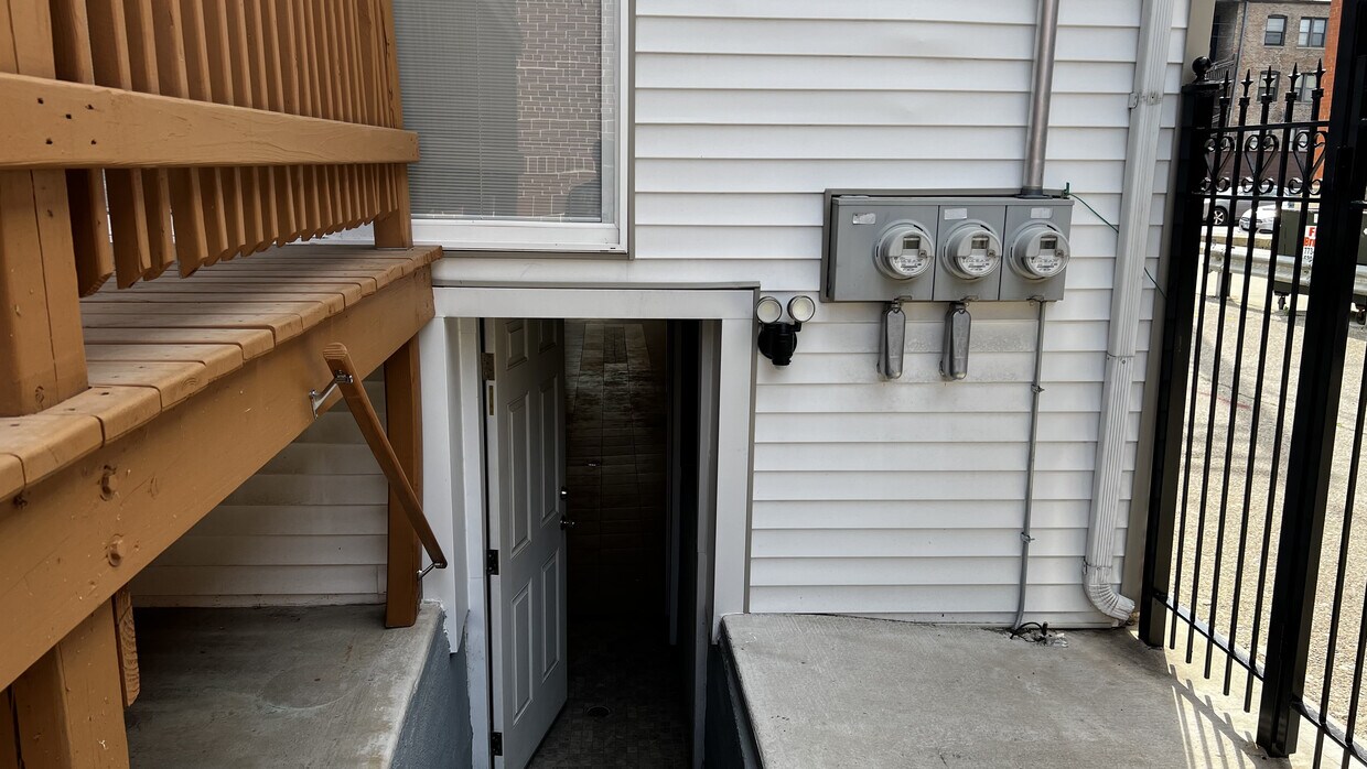 Foto principal - 120 N LeClaire Ave