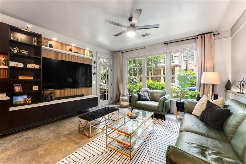 Foto principal - 273 12th St NE