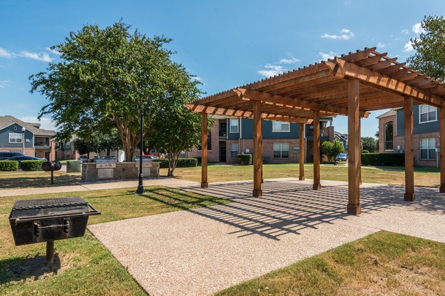 Building Photo - Waterford at Spencer Oaks