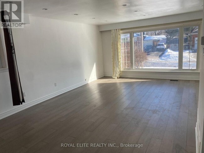 Building Photo - 20 Shrewsbury Square