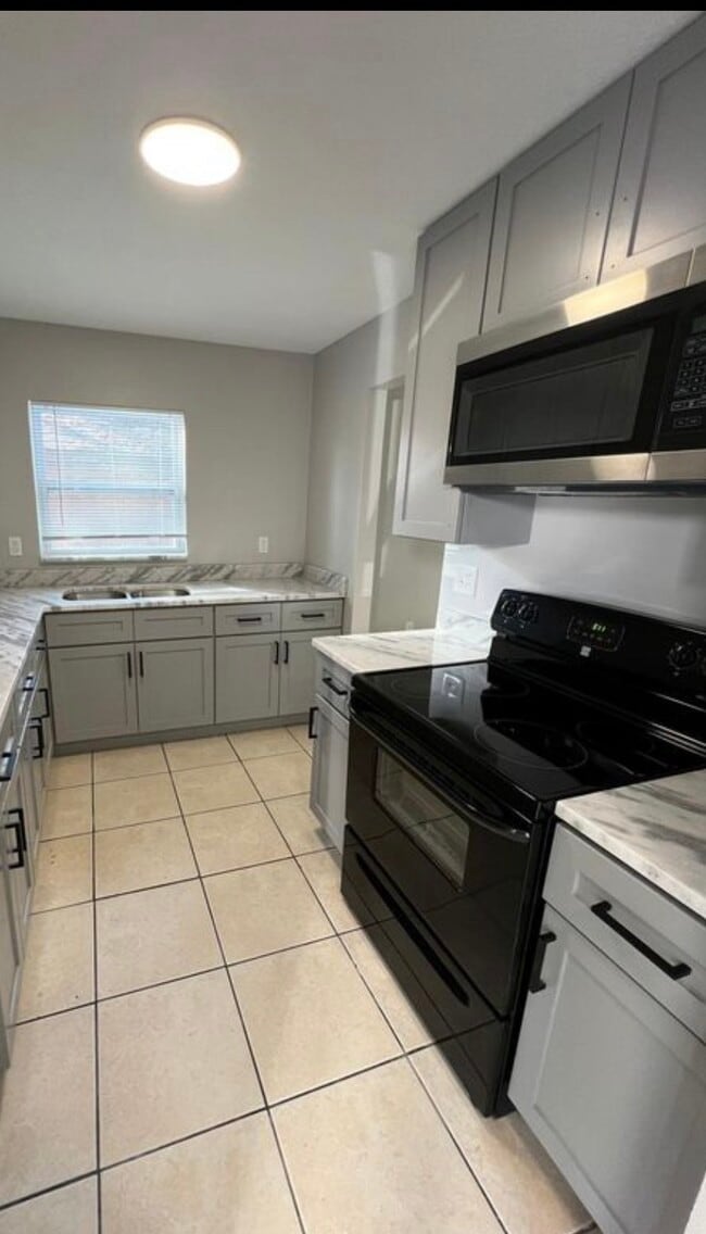 Foto del edificio - 2559 Chestnut Woods Dr