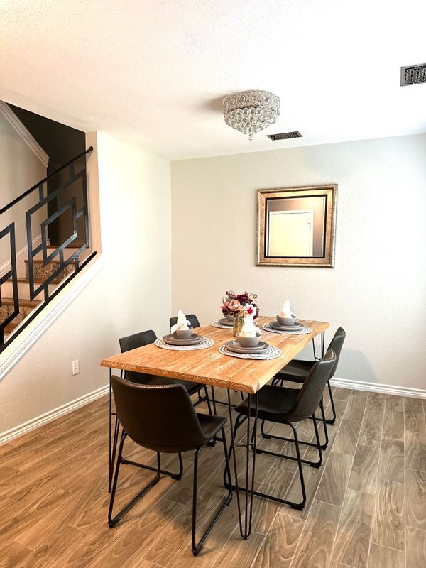 Foto principal - 1802 N Prairie Ave