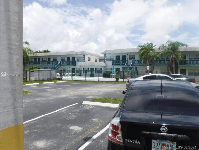 Foto del edificio - 1045 NE 39th Dr