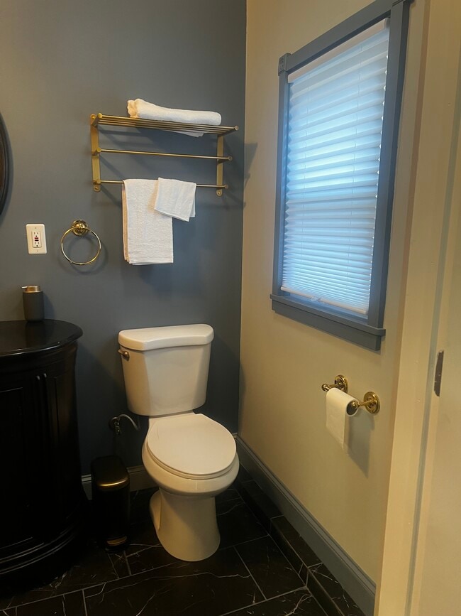 Foto del edificio - 18 Harmony School Rd