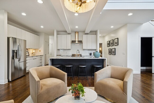 Foto del edificio - 914C Acklen Ave