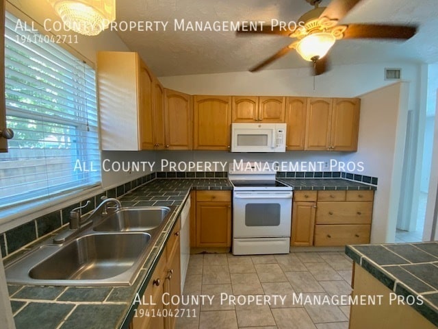 Building Photo - Indian Beach Sapphire Shores/Pool/Great Lo...