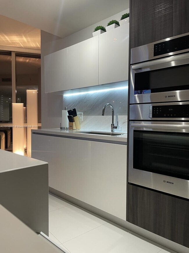 Foto del edificio - 851 NE 1st Ave