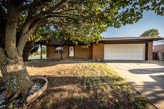 Building Photo - 5011 SE Avalon Ave