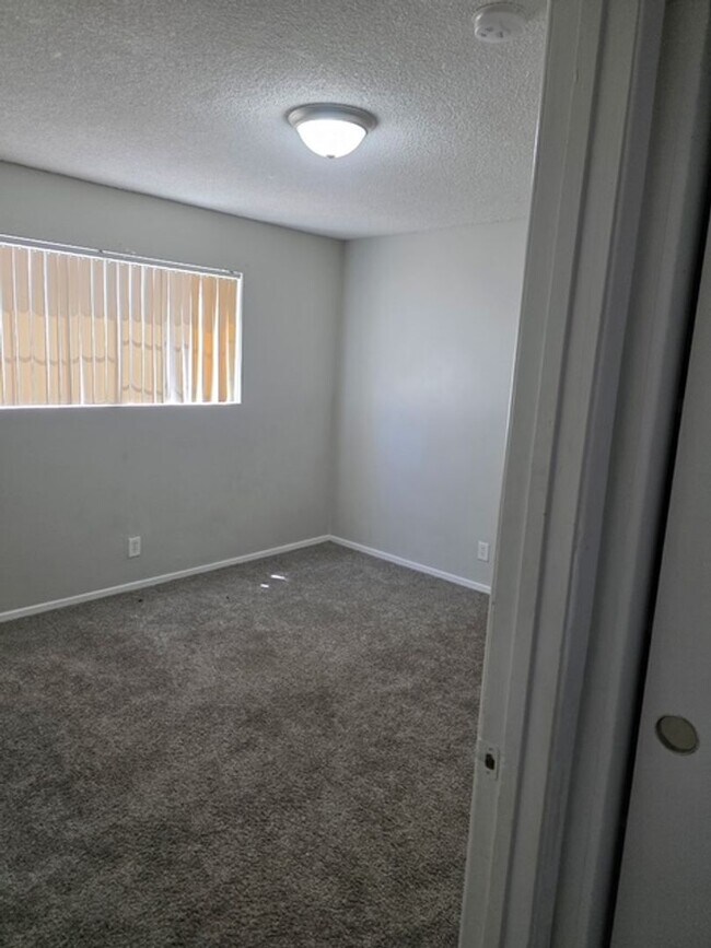 Foto del edificio - 3221 Arlene Way