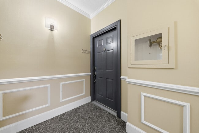 Building Photo - 300 Yarmouth St