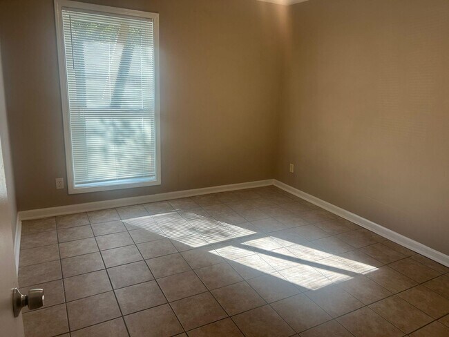 Foto del edificio - 5106 Blacksmith Dr