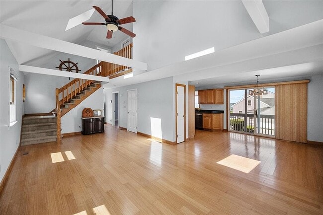 Foto del edificio - 98 Hobson Ave