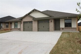 Building Photo - 421 Summit Ridge Dr