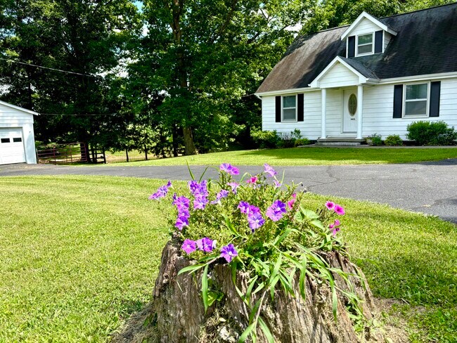 Foto del edificio - 1405 Webb Ridge Rd