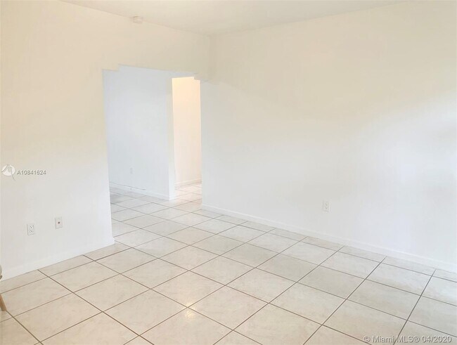 Foto del edificio - 424 NE 64th St