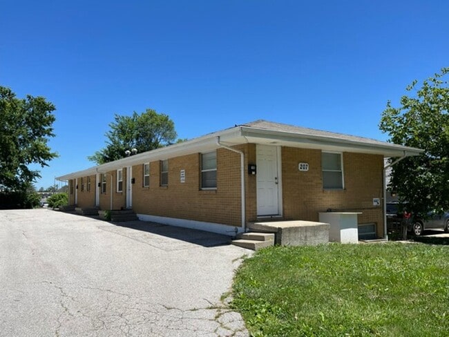 Building Photo - 207 Highview Ave