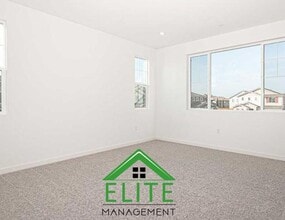 Building Photo - 15985 Testarossa St