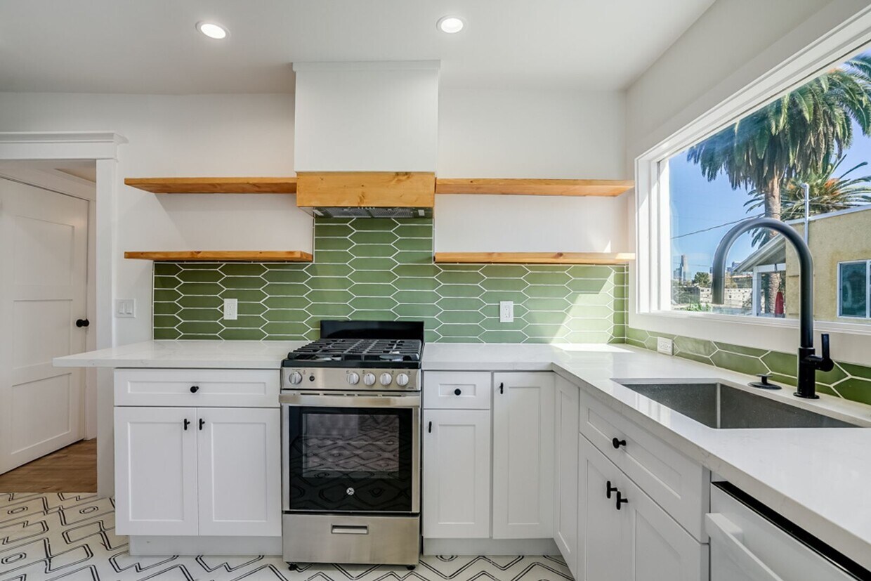 Foto principal - 631 N Rampart Blvd