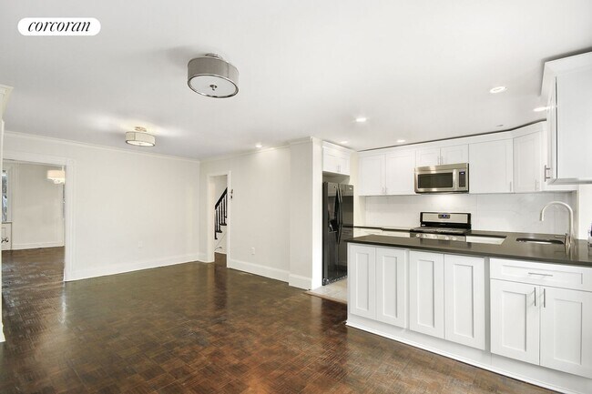 Building Photo - 173 Luquer St