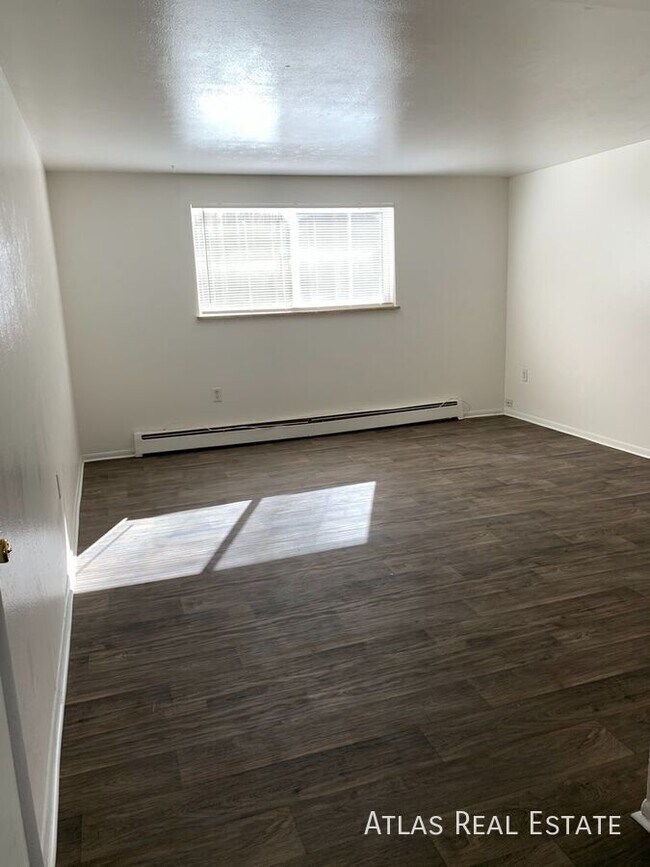 Building Photo - Free Rent for October 2024! Beautiful 2 be...