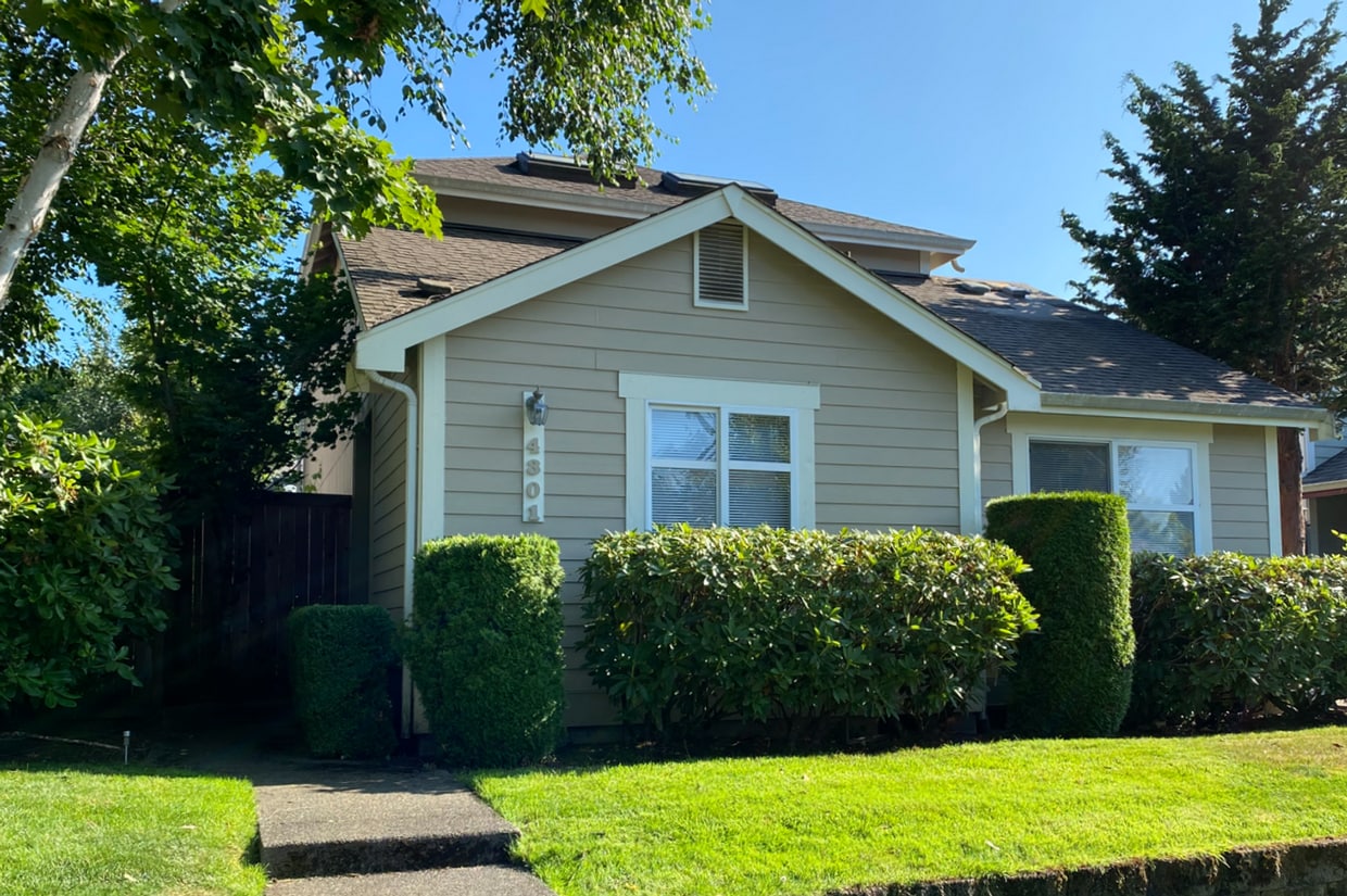 Primary Photo - Beautiful New Home in Lexington Neighborho...