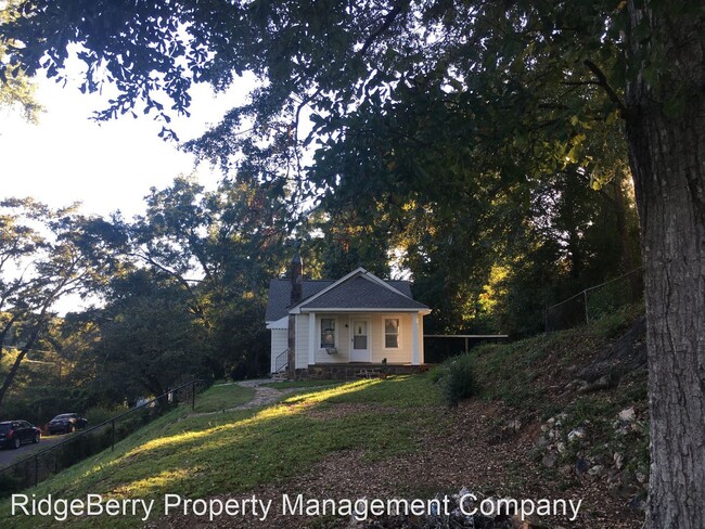Building Photo - 3 br, 1 bath House - 8 Morningside Dr SW