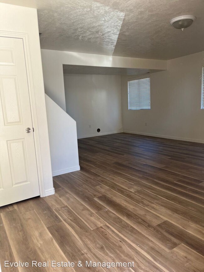 Building Photo - 3 br, 2.5 bath House - 546 N 1380 W #1