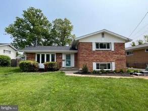 Building Photo - 9913 Pomona Dr