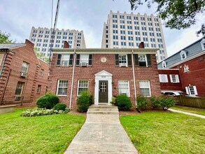 Building Photo - 4534 Avondale St