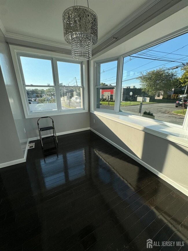 Building Photo - 537 Harding Ave